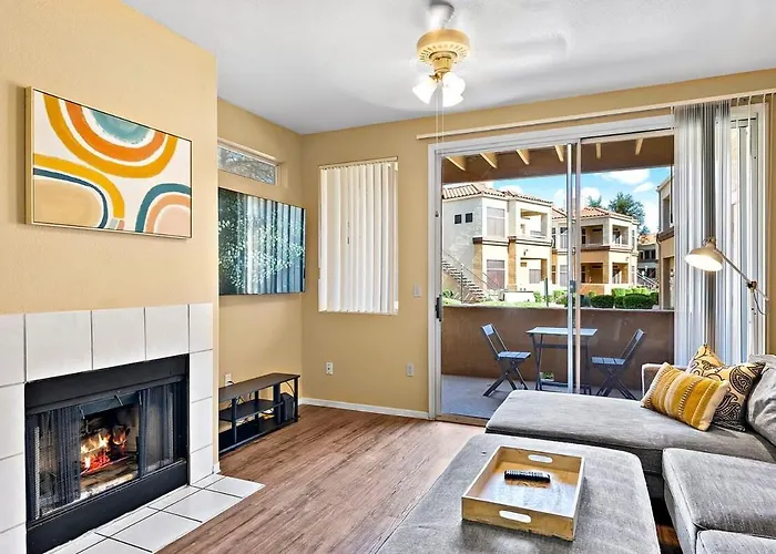 Chic Downtown 1br With Pool & Gym Hébergement de vacances Scottsdale