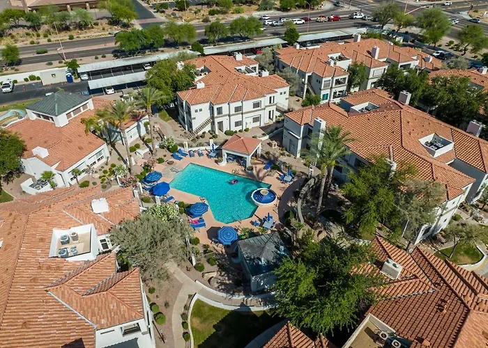 Chic Downtown 1br With Pool & Gym Ferienhaus