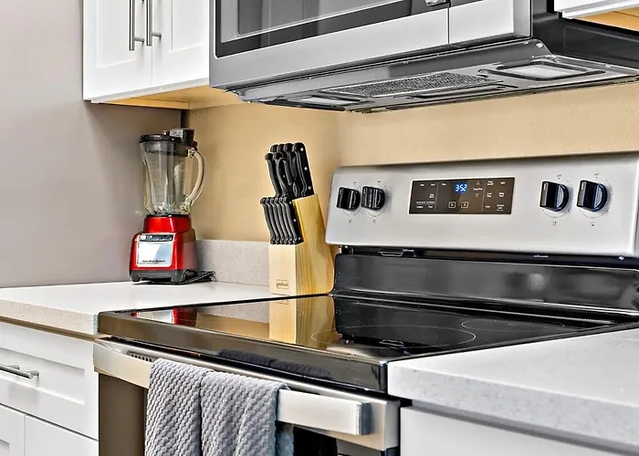 Chic Downtown 1br With Pool & Gym * Scottsdale
